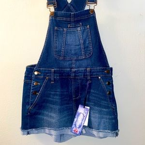 Short overalls